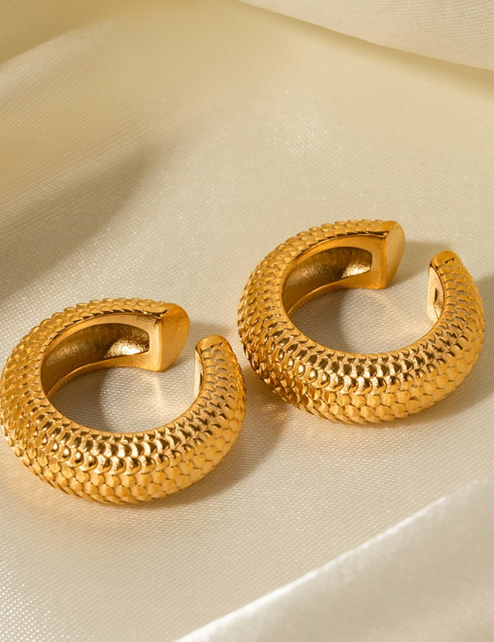 Scale Stainless Steel Cuff Earrings - Amara Luxe Fine Boutique